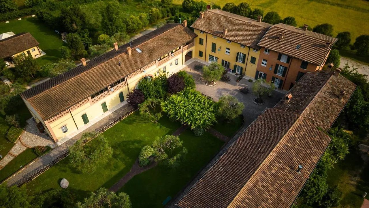 Farm stay Agriturismo Corte Salandini Ponti sul Mincio Italy